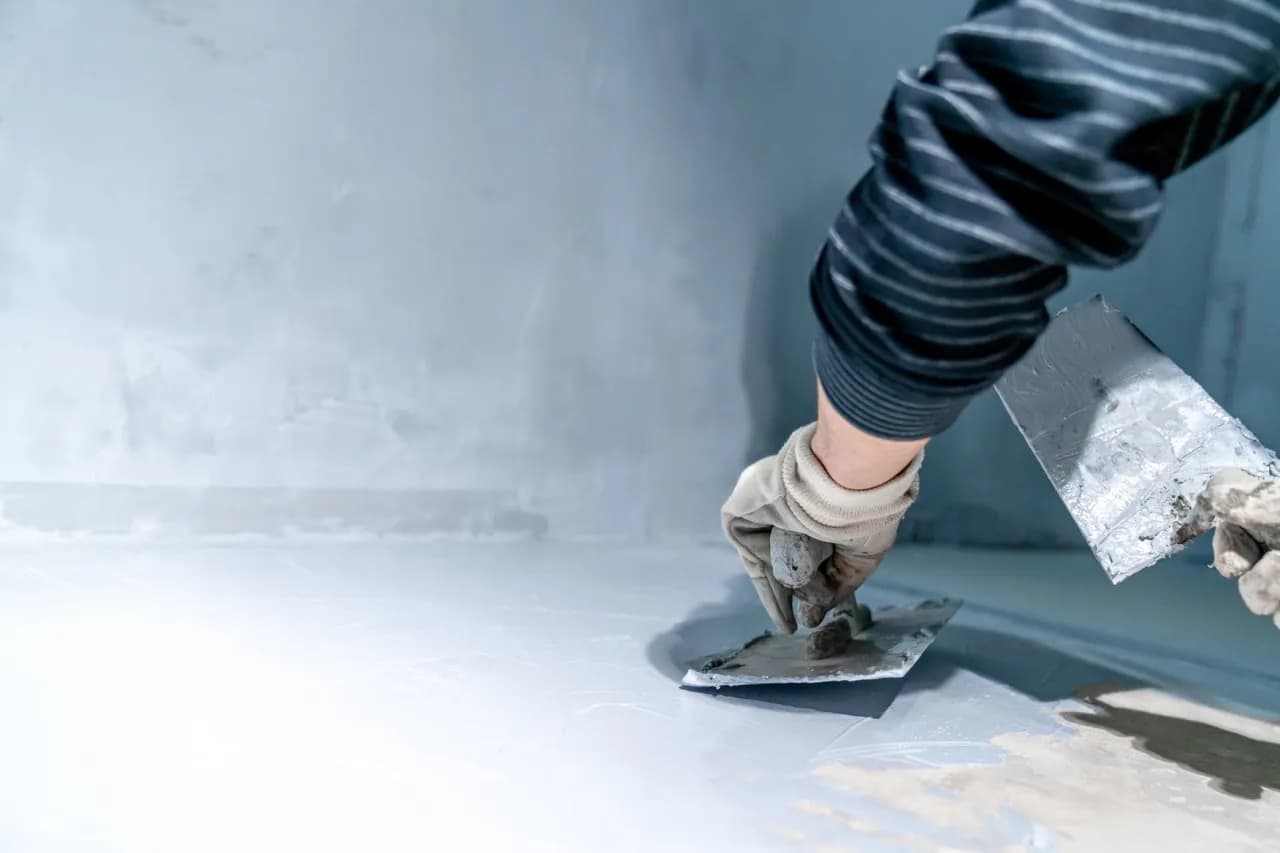 Ile gładzi na 100m2? Sprawdź, ile naprawdę potrzebujesz