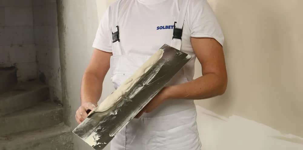 Czy szpachlować tynki cementowo-wapienne? Sprawdź, co warto wiedzieć