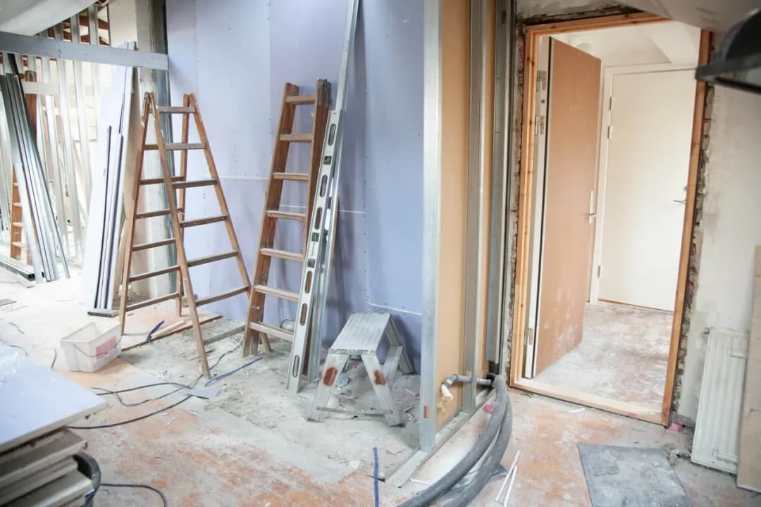Jak postawić ściankę działową z karton gipsu bez błędów i kosztów