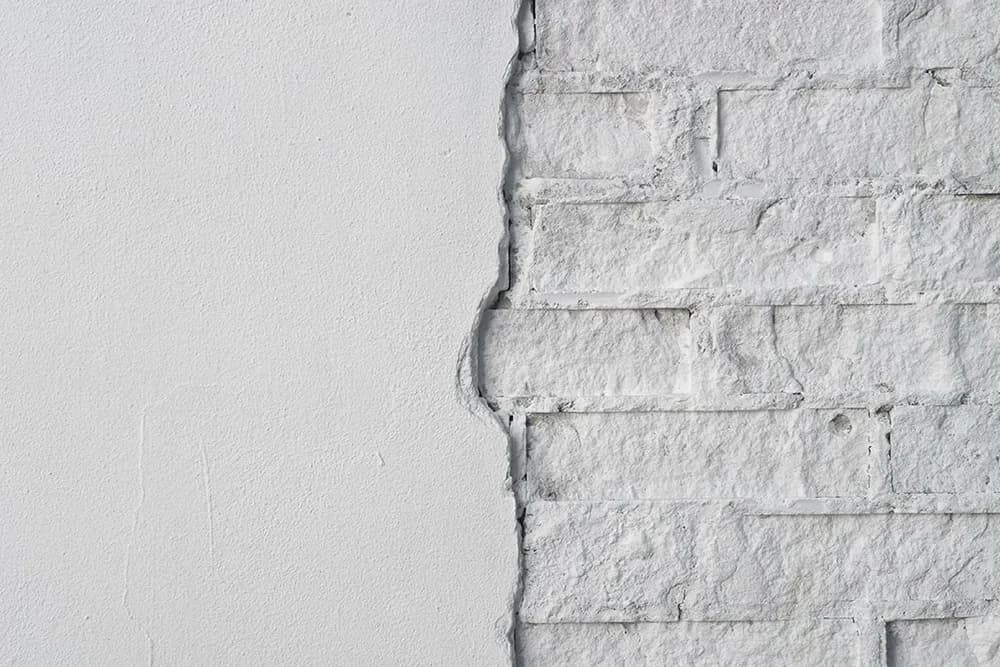 Tynki czy karton gips - co wybrać, by uniknąć kosztownych błędów?